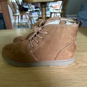 Size 5 Cat and Jack zip-up brown boots